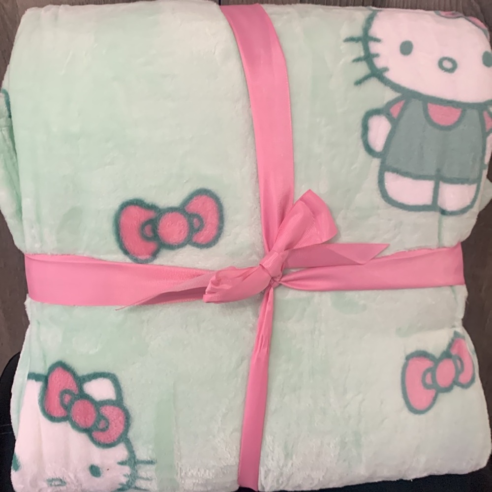 New Hello Kitty Seafoam Green Mushroom & Bows 60 x 90 Plush Twin Soft Blanket - Picture 6 of 8
